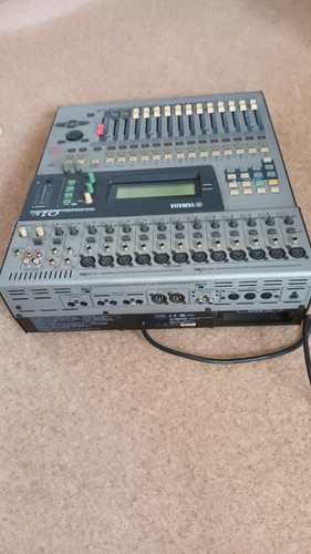 Yamaha 01v input - input, digital